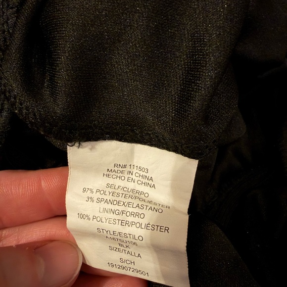 Lily Rose Elegant Black Romper with Pockets size Small - Picture 4 of 4